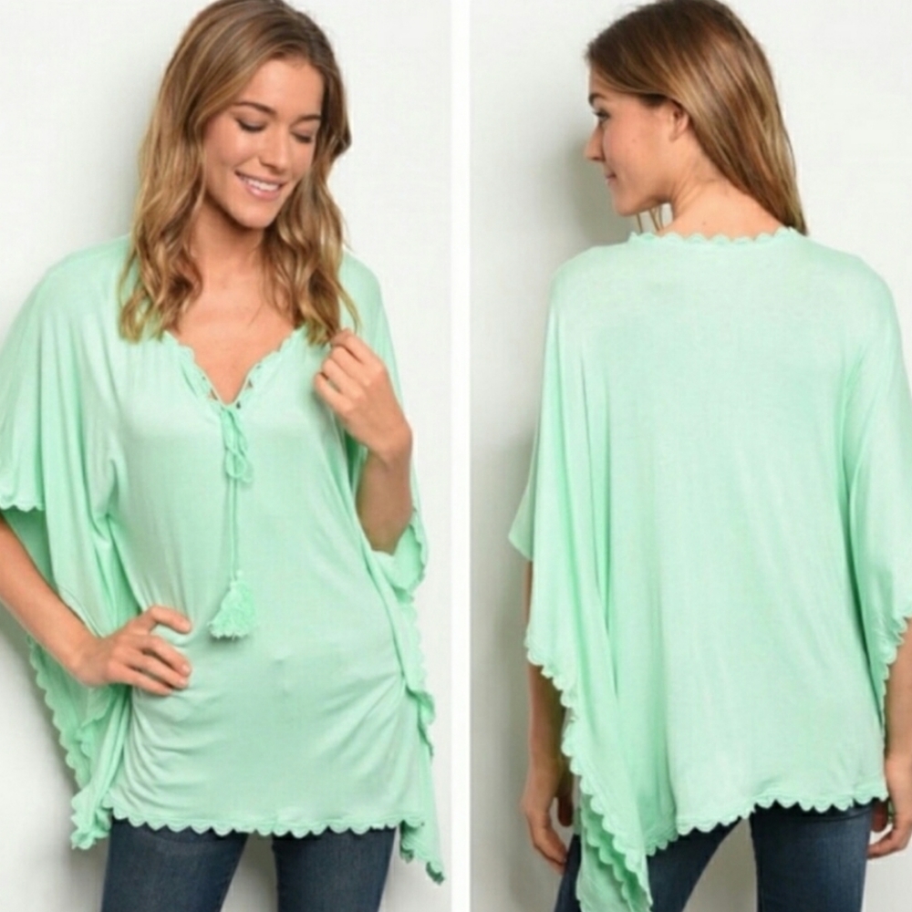 Veveret flirty ruffled mint top size Large